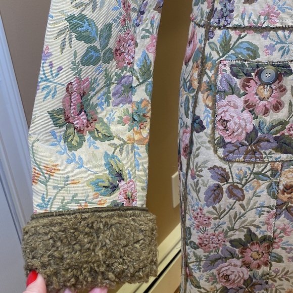 Anthropologie Made in Greece Floral Pattern with Faux Fur - Picture 7 of 15